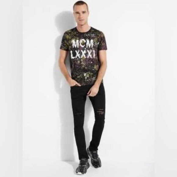 Guess Shirts Guess Basic Graffiti Drop T Shirt Crew Neck - Picture 4 of 16